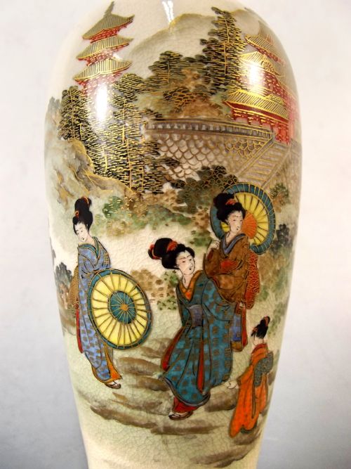 PAIR JAPANESE TAISHO PERIOD SATSUMA EARTHENWARE VASES - ADDITIONAL PHOTO 5