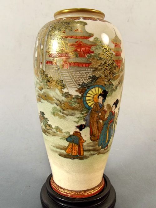 PAIR JAPANESE TAISHO PERIOD SATSUMA EARTHENWARE VASES - ADDITIONAL PHOTO 8