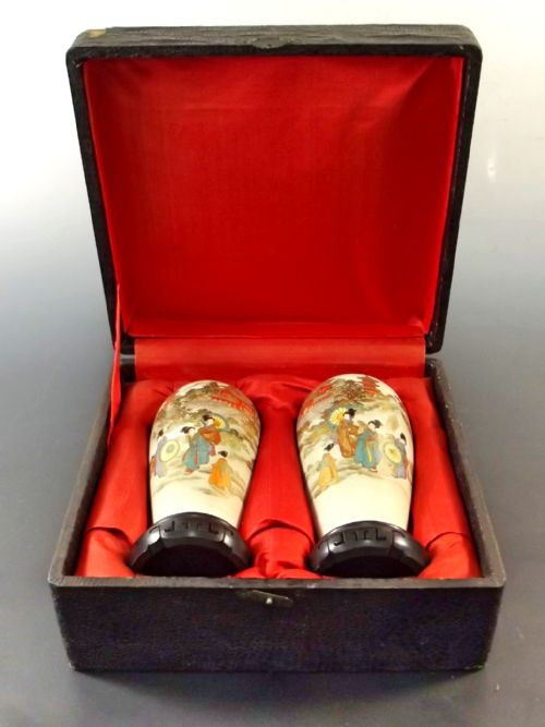 PAIR JAPANESE TAISHO PERIOD SATSUMA EARTHENWARE VASES - ADDITIONAL PHOTO 11