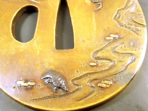 JAPANESE MEIJI PERIOD ONLAID BRONZE TSUBA - ADDITIONAL PHOTO 3