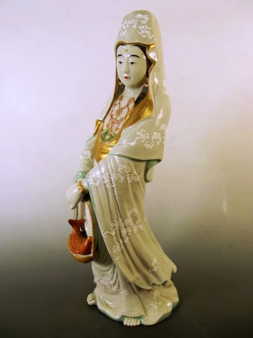 LARGE JAPANESE MEIJI PERIOD KUTANI PORCELAIN FIGURE GYORAN KANNON - ADDITIONAL PHOTO 3