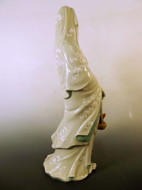LARGE JAPANESE MEIJI PERIOD KUTANI PORCELAIN FIGURE GYORAN KANNON - ADDITIONAL PHOTO 6