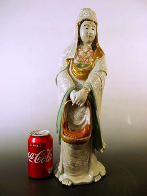 LARGE JAPANESE MEIJI PERIOD KUTANI PORCELAIN FIGURE GYORAN KANNON - ADDITIONAL PHOTO 9