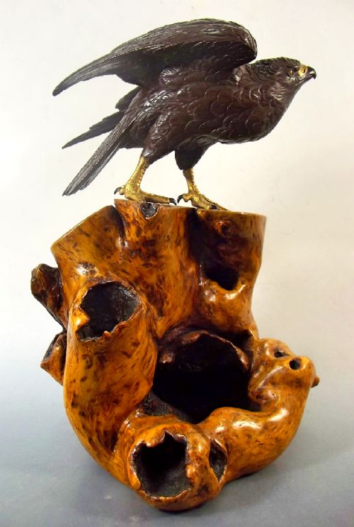 JAPANESE MEIJI PERIOD BRONZE OKIMONO GOSS HAWK ON ROOTWOOD STAND - ADDITIONAL PHOTO 2