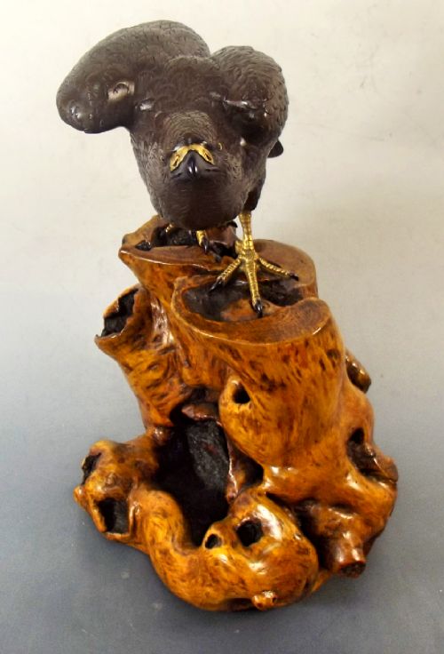 JAPANESE MEIJI PERIOD BRONZE OKIMONO GOSS HAWK ON ROOTWOOD STAND - ADDITIONAL PHOTO 7