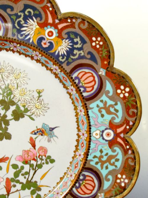 JAPANESE MEIJI PERIOD CLOISONNE ENAMEL LOBED CHARGER - ADDITIONAL PHOTO 3