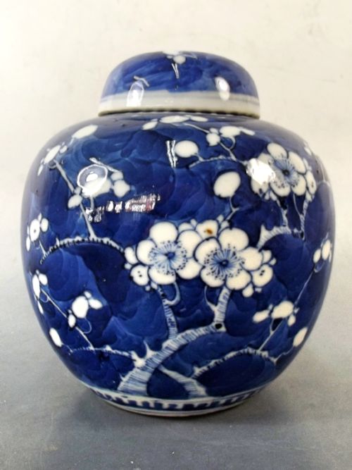 19th c chinese blue and white ginger jar and cover signed - CATEGORY: ANTIQUE CERAMICS - DATED 19TH CENTURY