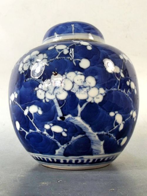 19TH C CHINESE BLUE AND WHITE GINGER JAR AND COVER SIGNED - ADDITIONAL PHOTO 3