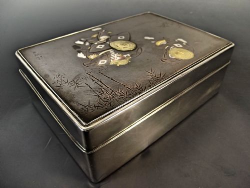 JAPANESE MEIJI PERIOD SILVER SHIBUICHI MIXED METAL BOX AND TRAY - ADDITIONAL PHOTO 7