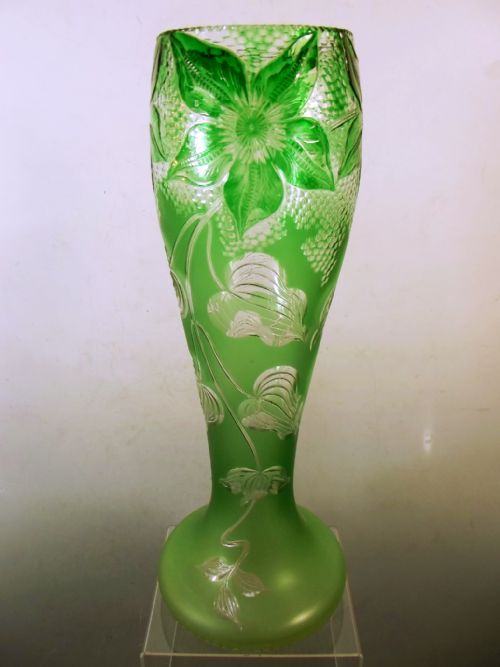 LARGE RICHARDSON STOURBRIDGE CAMEO GLASS VASE - ADDITIONAL PHOTO 2