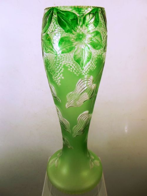 LARGE RICHARDSON STOURBRIDGE CAMEO GLASS VASE - ADDITIONAL PHOTO 3