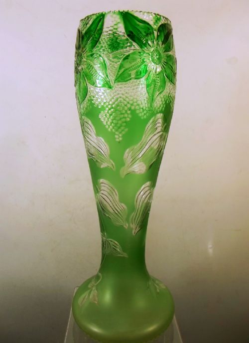 LARGE RICHARDSON STOURBRIDGE CAMEO GLASS VASE - ADDITIONAL PHOTO 4