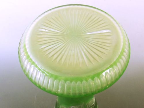 LARGE RICHARDSON STOURBRIDGE CAMEO GLASS VASE - ADDITIONAL PHOTO 5