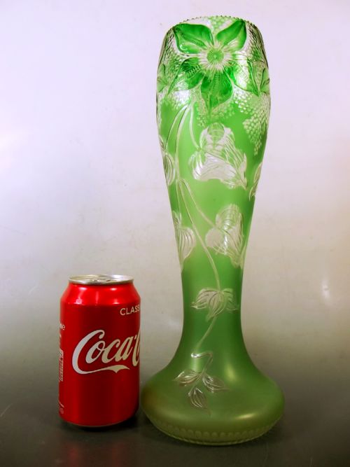 LARGE RICHARDSON STOURBRIDGE CAMEO GLASS VASE - ADDITIONAL PHOTO 7