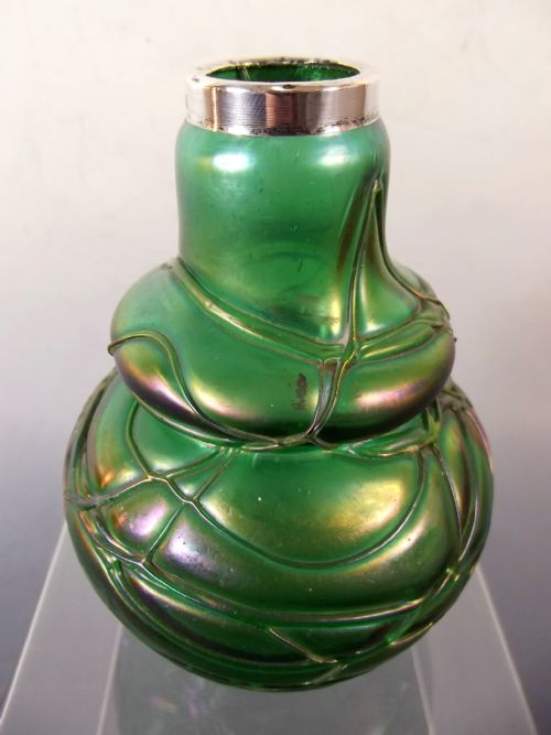 ART NOUVEAU SILVER MOUNTED IRIDESCENT KRALIK GLASS VASE 1903 - ADDITIONAL PHOTO 1