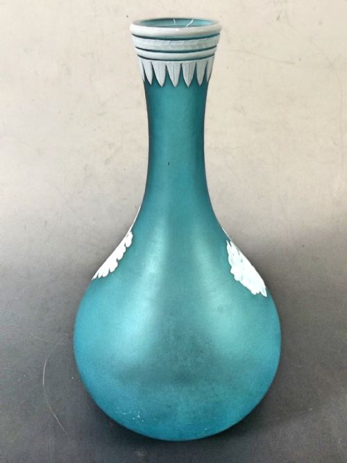 VICTORIAN THOMAS WEBB WHITE ON BLUE CAMEO GLASS VASE - ADDITIONAL PHOTO 5