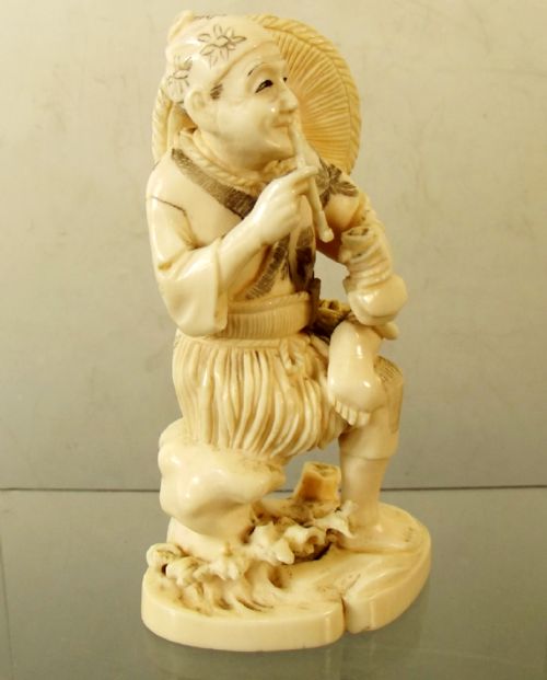 JAPANESE MEIJI PERIOD CARVED IVORY PIPE SMOKER OKIMONO - ADDITIONAL PHOTO 1