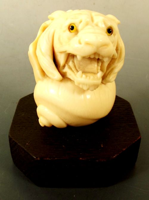 victorian carved ivory tiger and conch shell walking stick handle - CATEGORY: ANTIQUE MISCELLANEOUS - DATED 1850
