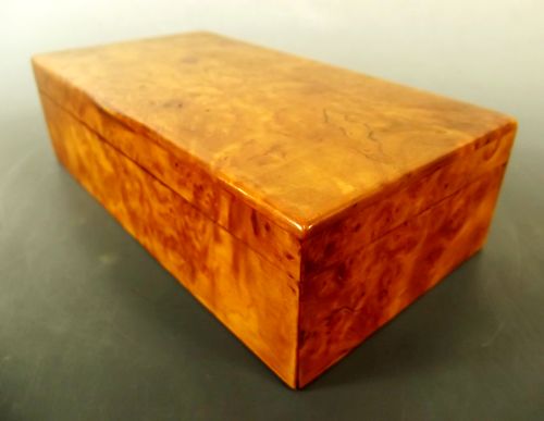 1930S PRESSED BURR MAPLE BOX - ADDITIONAL PHOTO 1