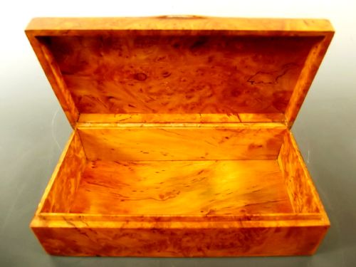 1930S PRESSED BURR MAPLE BOX - ADDITIONAL PHOTO 5
