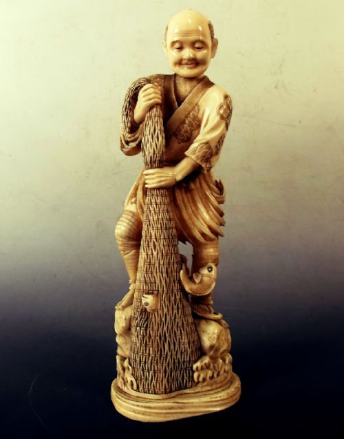 large japanese meiji period carved ivory fisherman okimono - CATEGORY: ANTIQUE MISCELLANEOUS - DATED 1890