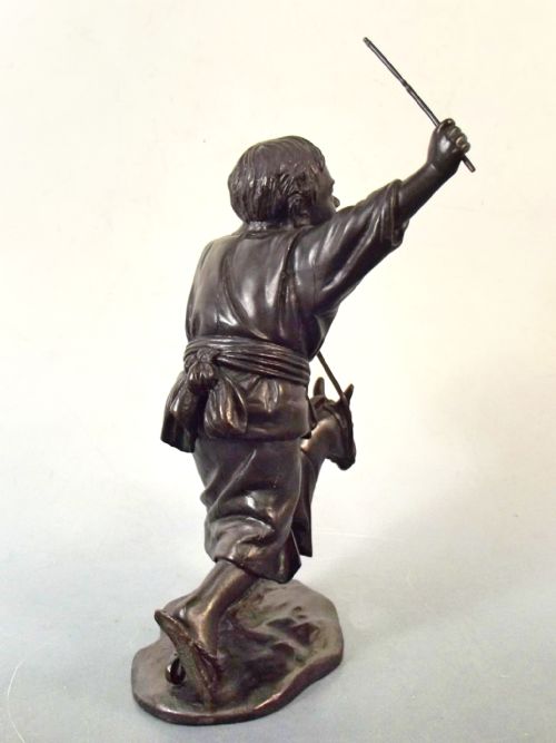JAPANESE MEIJI PERIOD SIGNED BRONZE OF BOY WITH HOBBY HORSE OKIMONO - ADDITIONAL PHOTO 5