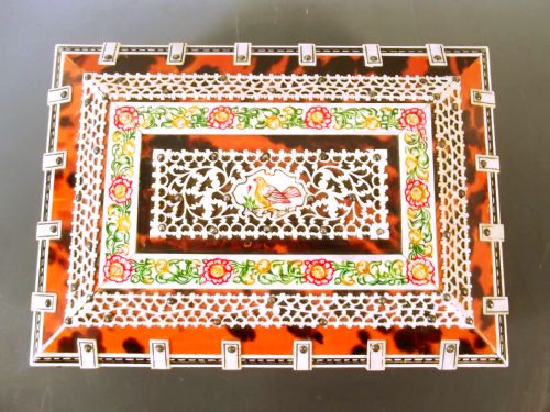 INDIAN TORTOISESHELL AND STAINTED IVORY CASKET C1900 - ADDITIONAL PHOTO 2