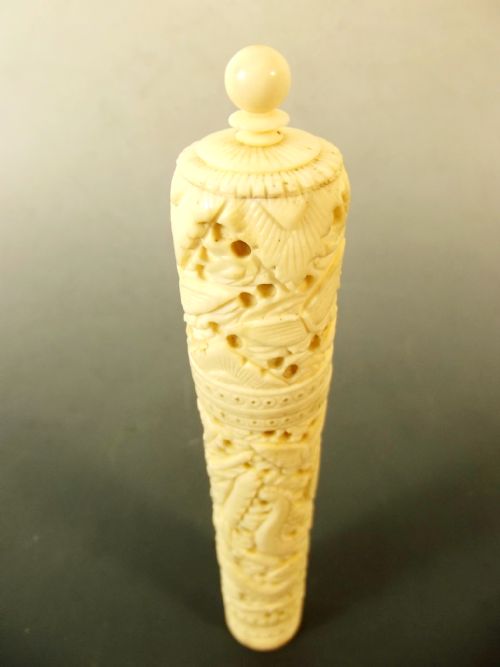 19TH CENTURY CHINESE CARVED IVORY SEWING NEEDLE CASE - ADDITIONAL PHOTO 1