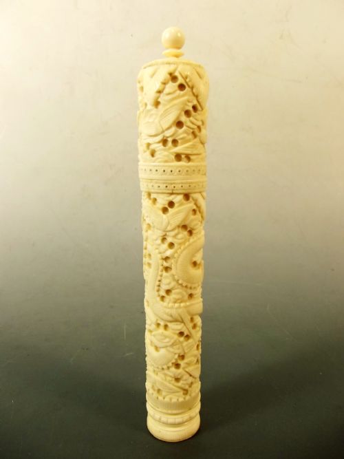 19TH CENTURY CHINESE CARVED IVORY SEWING NEEDLE CASE - ADDITIONAL PHOTO 2