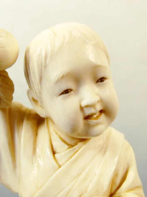 JAPANESE MEIJI PERIOD TOKYO SCHOOL IVORY OKIMONO OF A BOX - ADDITIONAL PHOTO 2