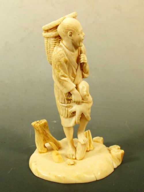 JAPANESE MEIJI PERIOD IVORY FISHERMAN OKIMONO - ADDITIONAL PHOTO 1