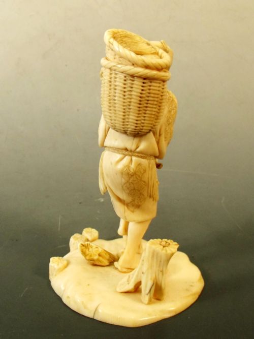 JAPANESE MEIJI PERIOD IVORY FISHERMAN OKIMONO - ADDITIONAL PHOTO 4
