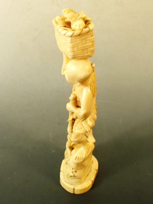 JAPANESE MEIJI PERIOD IVORY SPEAR FISHERMAN OKIMONO - ADDITIONAL PHOTO 5