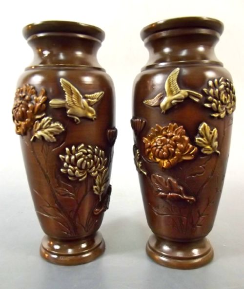 PAIR JAPANESE MEIJI PERIOD BRONZE ONLAID MIXED METAL VASES - ADDITIONAL PHOTO 2
