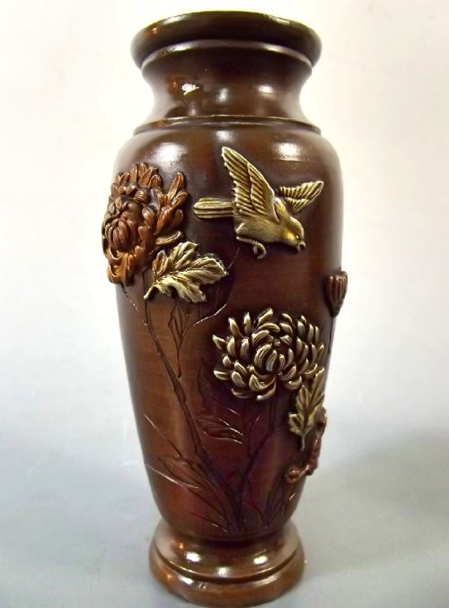 PAIR JAPANESE MEIJI PERIOD BRONZE ONLAID MIXED METAL VASES - ADDITIONAL PHOTO 4