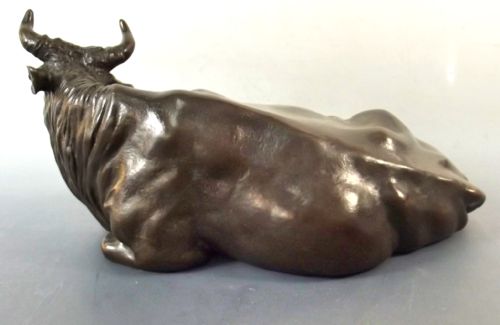 LARGE JAPANESE MEIJI PERIOD BRONZE OKIMONO RECUMBENT BULL - ADDITIONAL PHOTO 6