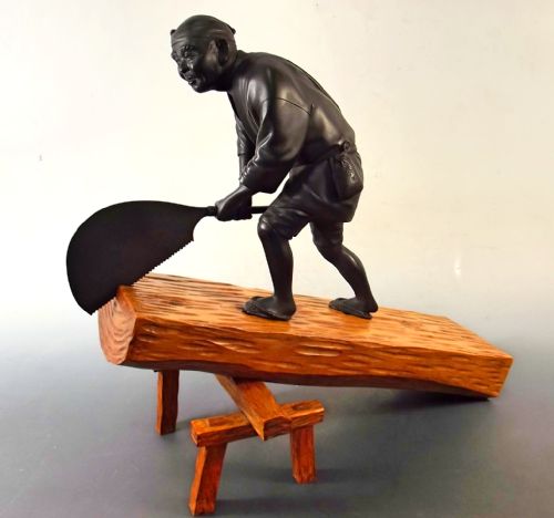 FABULOUS JAPANESE MIXED MEDIA TOKYO SCHOOL BRONZE WOOD CUTTER OKIMONO - ADDITIONAL PHOTO 1