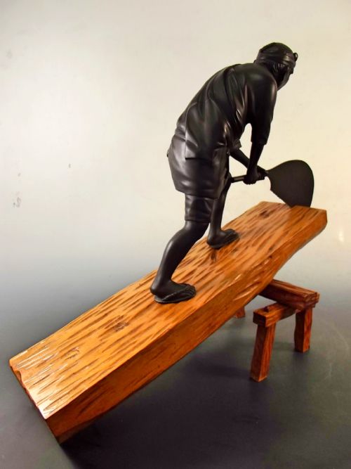 FABULOUS JAPANESE MIXED MEDIA TOKYO SCHOOL BRONZE WOOD CUTTER OKIMONO - ADDITIONAL PHOTO 8