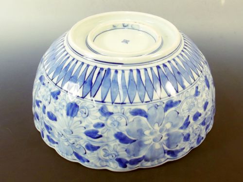 JAPANESE BLUE AND WHITE PAINTED PORCELAIN BOWL - ADDITIONAL PHOTO 5