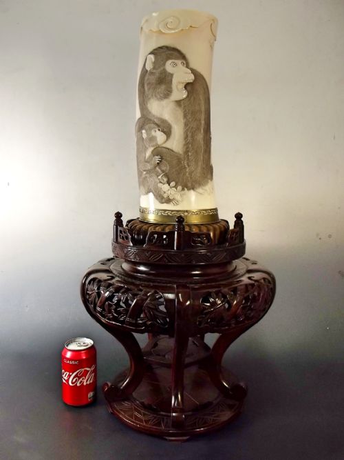 ENORMOUS JAPANESE MEIJI PERIOD CARVED TUSK VASE ON STAND - ADDITIONAL PHOTO 10