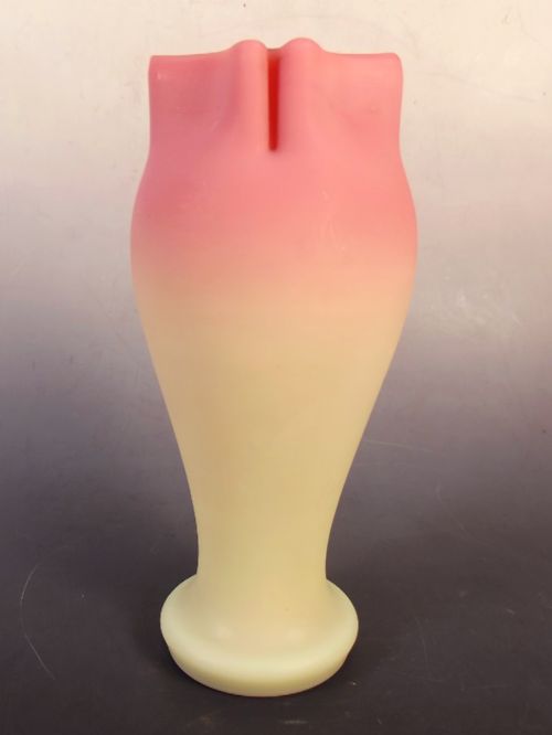 19TH CENTURY MOUNT WASHINGTON BURMESE GLASS VASE - ADDITIONAL PHOTO 1