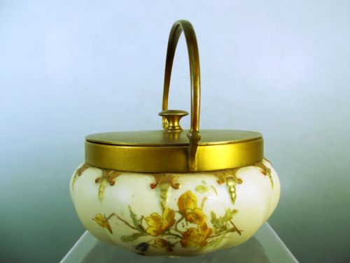ROYAL WORCESTER HAND PAINTED BLUSH IVORY JAR AND COVER - ADDITIONAL PHOTO 3