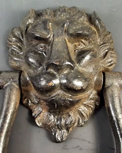 VICTORIAN CAST IRON LION MASK DOOR KNOCKER - ADDITIONAL PHOTO 1