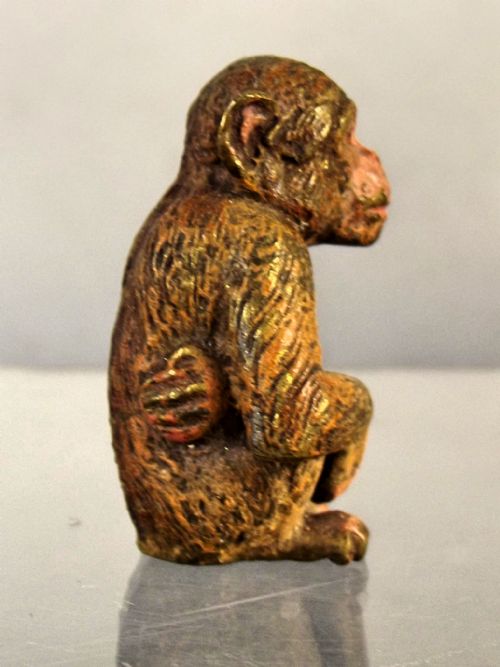 19TH CENTURY AUSTRIAN COLD PAINTED BRONZE CHIMPANZEE FIGURINE - ADDITIONAL PHOTO 2