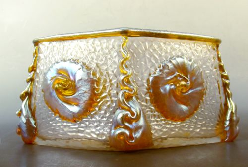 ART NOUVEAU ANGULAR LOETZ GLASS NAUTILUS VASE - ADDITIONAL PHOTO 1