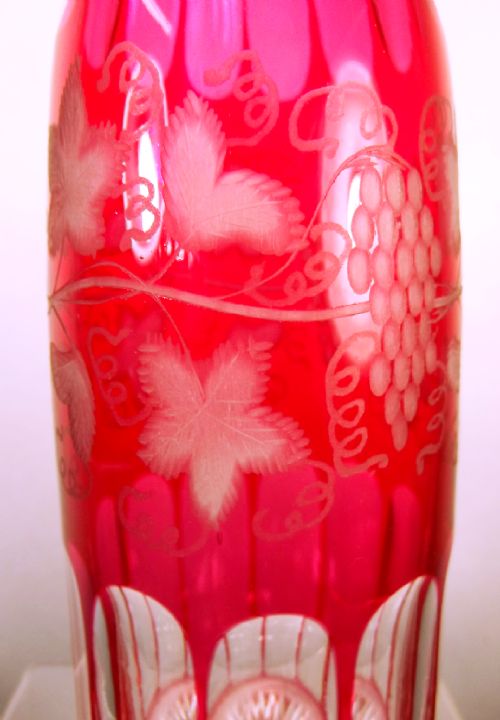VICTORIAN CRANBERRY AND CLEAR GLASS GRAPE AND VINE DECANTER - ADDITIONAL PHOTO 2