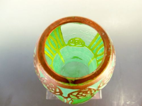 CONTINENTAL ACID ETCHED CAMEO GREEN GLASS VASE - ADDITIONAL PHOTO 2