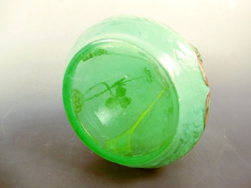 CONTINENTAL ACID ETCHED CAMEO GREEN GLASS VASE - ADDITIONAL PHOTO 3