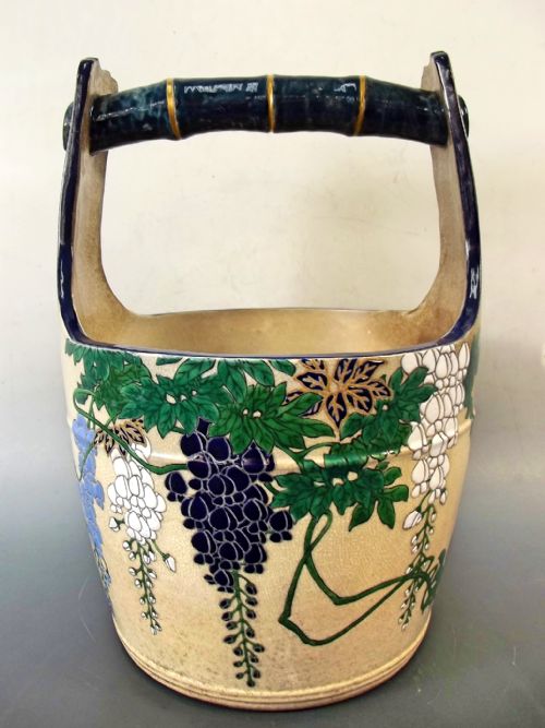 LARGE JAPANESE MEIJI PERIOD SATSUMA PAIL BY KOZAN - ADDITIONAL PHOTO 2