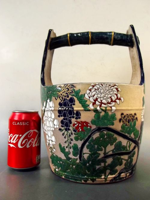 LARGE JAPANESE MEIJI PERIOD SATSUMA PAIL BY KOZAN - ADDITIONAL PHOTO 9